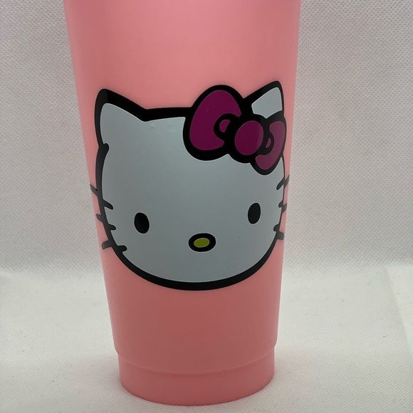 Hello Kitty Color Changing Cup - Picture 3 of 4